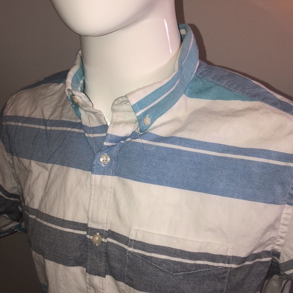 Old Navy short sleeved button down shirt XL slim - Picture 2 of 5